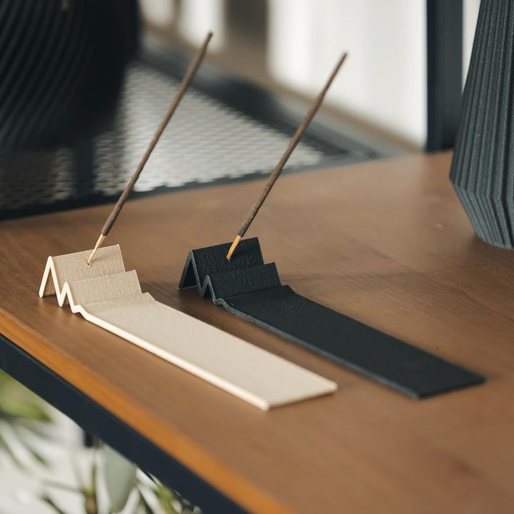 Porta incenso in legno e amido stampato in 3D - Peak, Golden pine - COPO Design