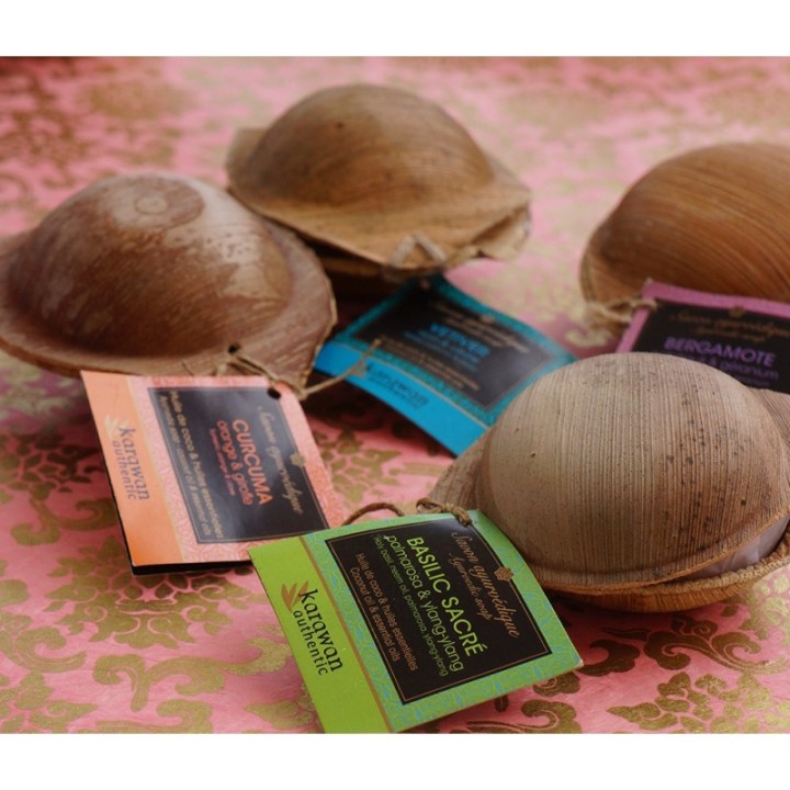 Savon ayurvédique MOD, MOD dans sa feuille de palmier - 100g - Karawan