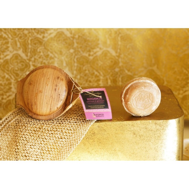 Sapone Ayurvedico al Bergamotto rigenerante, nella sua foglia di palma - 100g - Karawan