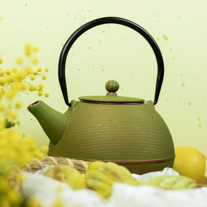Teekanne aus Gusseisen, MING Goldgrün, mit Edelstahlfilter - 1,2 Liter - Aromandise