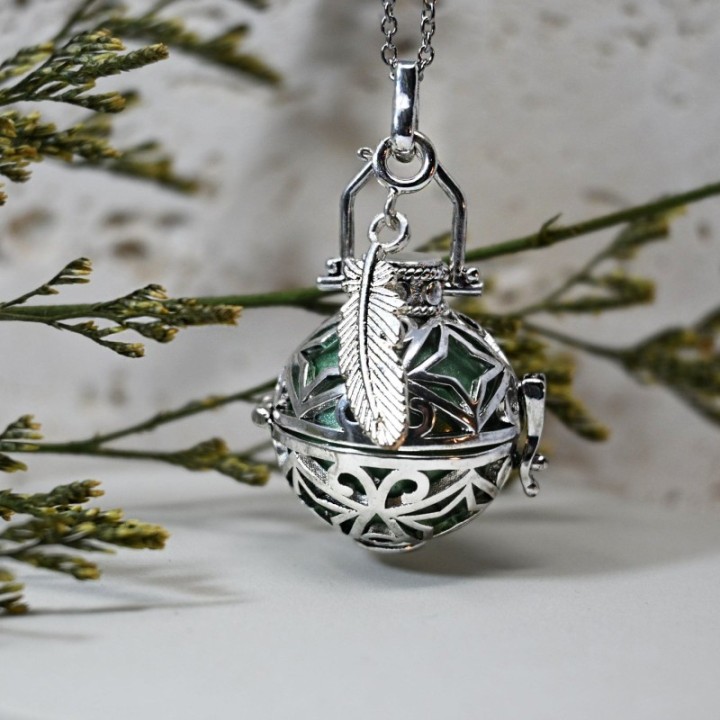 Bola di gravidanza argentata, gabbia a stella, LIDIA - ⌀ 2,2 cm e catena 114cm - Irréversible Bijoux