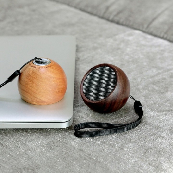 Altoparlante Bluetooth Tumbler + Selfie Trigger in Ciliegio - Gingko Design