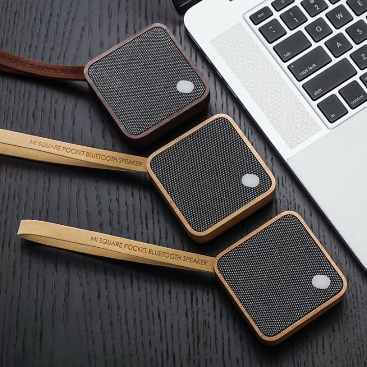 Haut-parleur de poche MI Square Bluetooth écoconçu en bois de Cerisier - Gingko Design