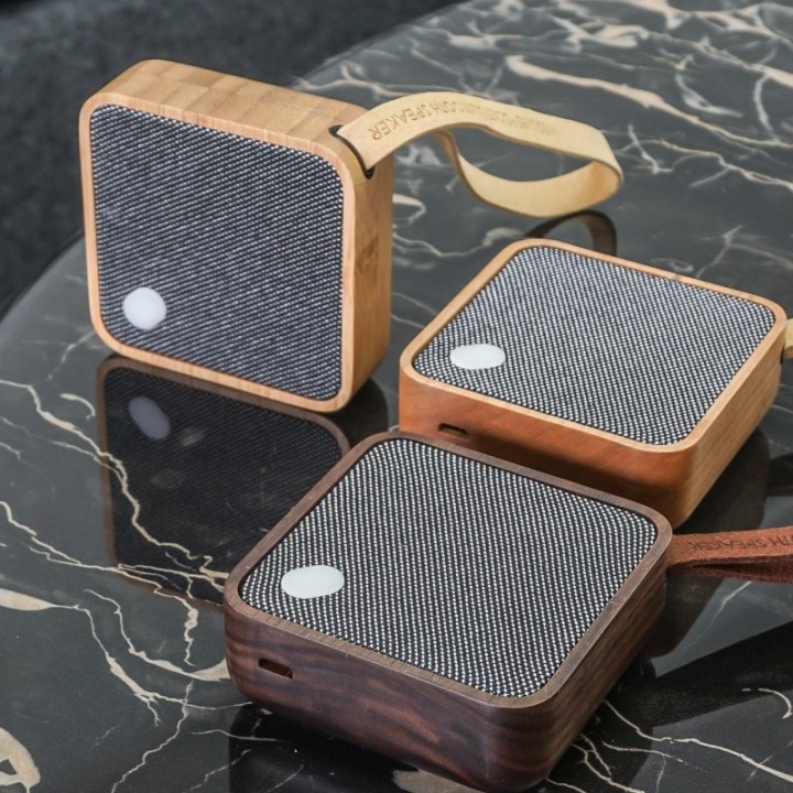 Haut-parleur de poche MI Square Bluetooth écoconçu en bois de Cerisier - Gingko Design