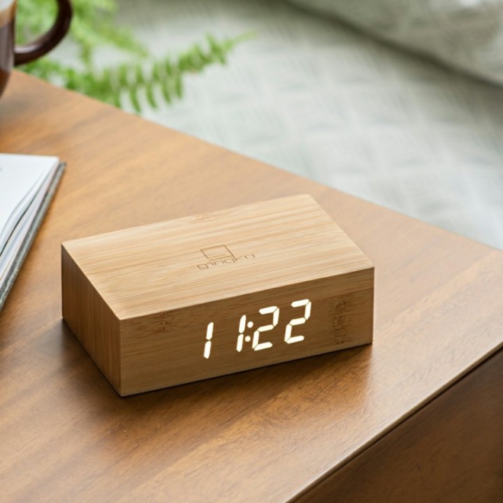 Horloge écoconçue Flip Click Clock en Bamboo - Gingko Design