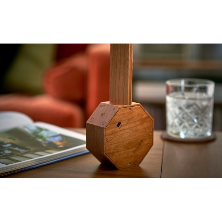Wecker & tragbare Schreibtischlampe aus Cersierholz, Octagon One Plus - Gingko Design