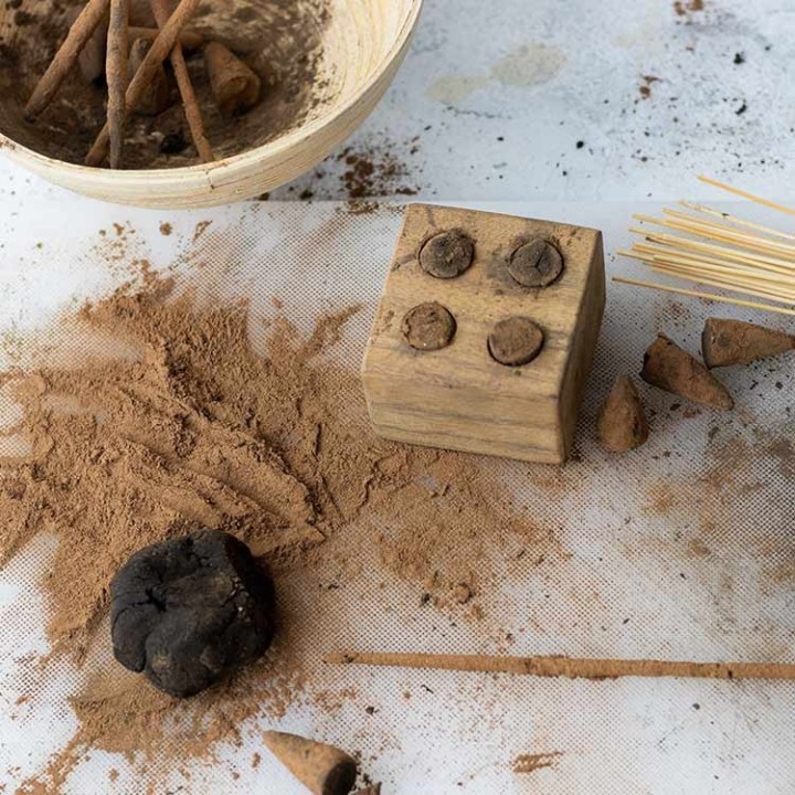 Box "Mein Räucheratelier DIY" um Ihre eigenen Räucherstäbchen herzustellen, 100% natürlich - Aromandise