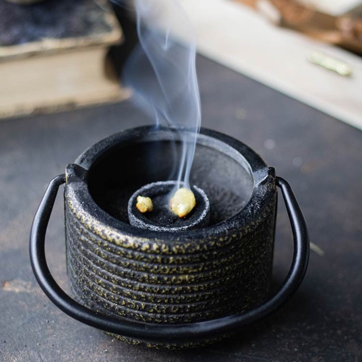 Räuchergefäß Brazero aus Gusseisen, für Harze, Weihrauch & aromatische Pflanzen - Aromandise