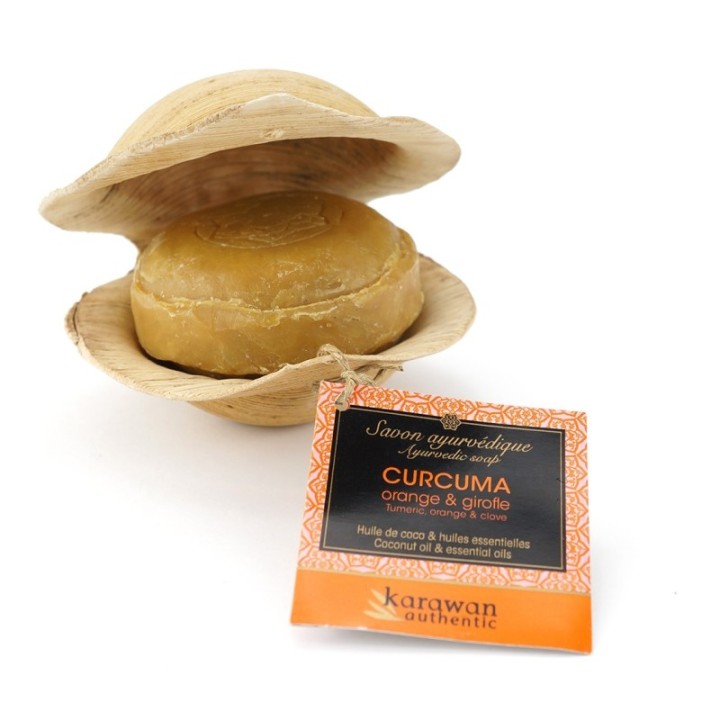 Ayurvedische Seife mit reinigender Kurkuma in ihrem Palmblatt - 100g - Karawan