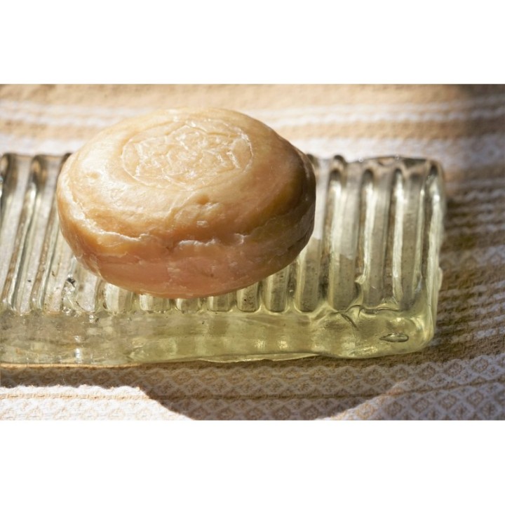 Savon ayurvédique au Curcuma purifiant dans sa feuille de palmier - 100g - Karawan