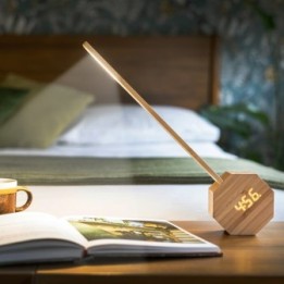 Sveglia e lampada da tavolo portatile in bambù, Octagon One Plus - Gingko Design