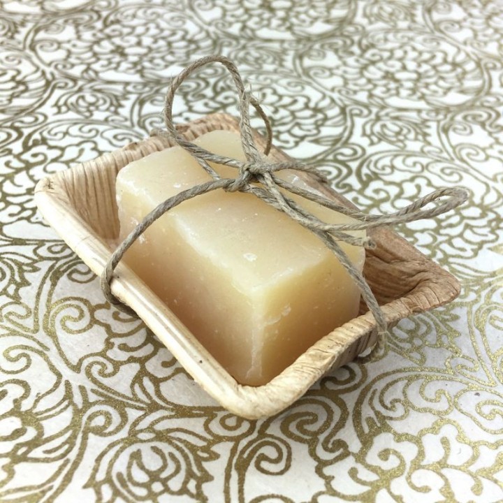 Sapone ayurvedico al Basilico sacro, ammorbidente nella sua foglia di palma - Mini 20g - Karawan
