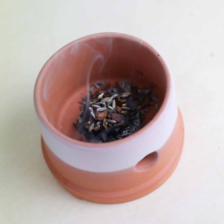 Ritueller Räuchergefäß in Alambik-Form aus Terrakotta - 18x8 cm - Die Räucherstäbchen der Welt