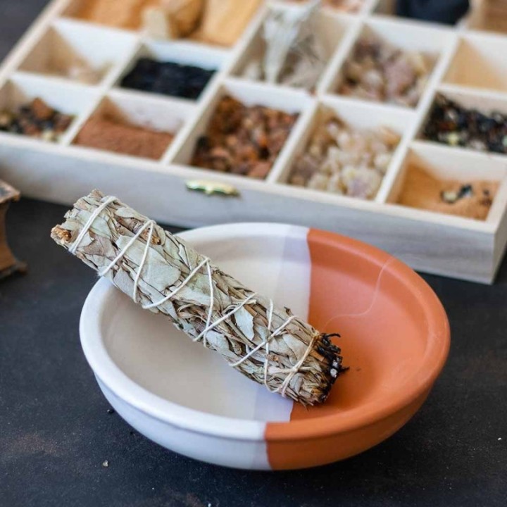 Vaso rituale in argilla (per salvia, Palo Santo, trecce di resina...) - 15x 5 cm - Les encens du monde