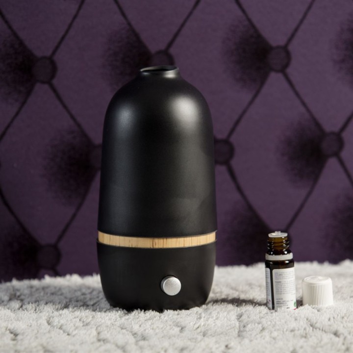 Diffusor von ätherischen Ölen durch Vernebelung, BO Black von Ekobo - Innobiz