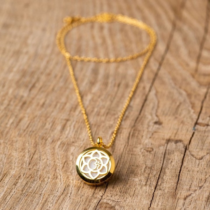 Collier à parfumer Calicéa en acier inoxydable, couleur Or, avec chaine de 70cm - Innozbiz
