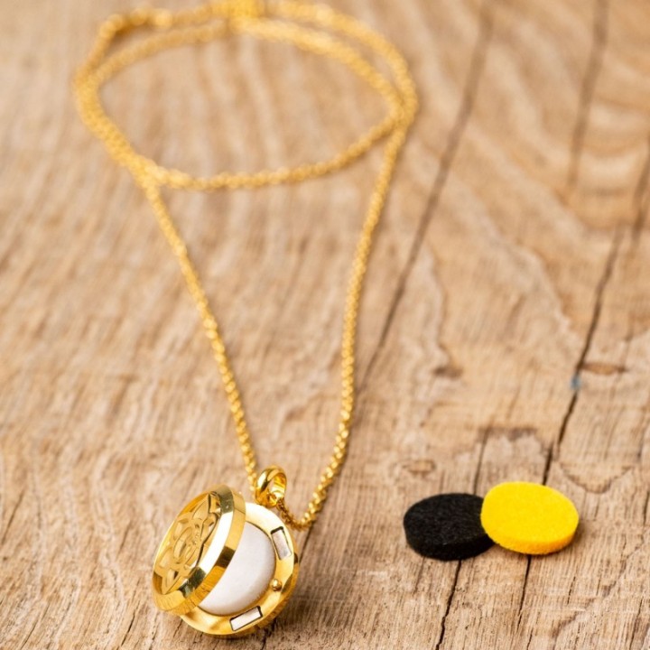 Duftkette Calicéa aus rostfreiem Stahl, goldene Farbe, mit Kette von 70cm - Innozbiz