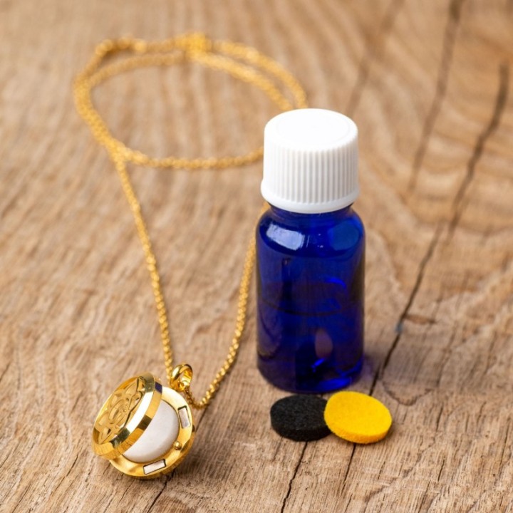 Duftkette Calicéa aus rostfreiem Stahl, goldene Farbe, mit Kette von 70cm - Innozbiz