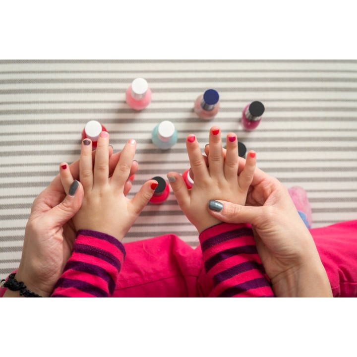 Coffret de Vernis à ongles pelable pour enfants à base d'eau - Mini Mani (12 Free + Vegan) - 6x2ml - SuncoatGirl